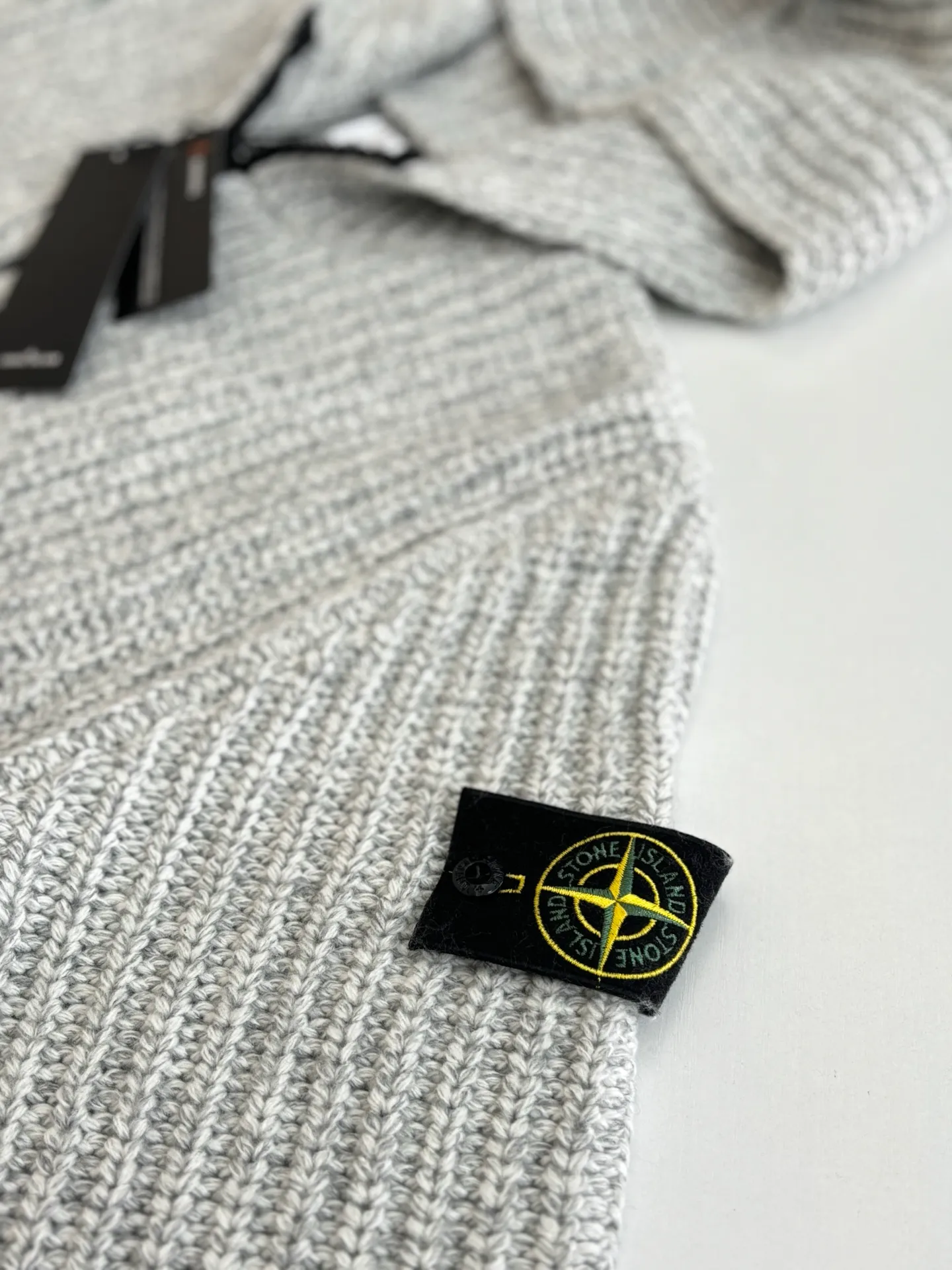 P770 Stone Island*/石岛 Thick needle armband logo knitted zipper jacket Size: S/M/L/XL